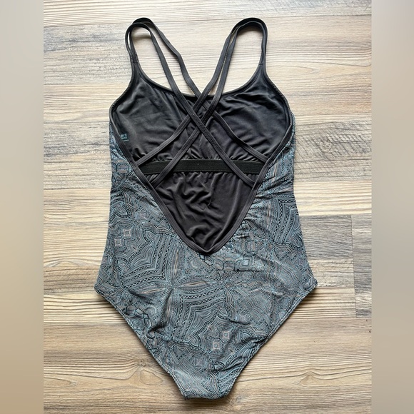 Carve Designs Women’s Beacon One Piece Swim,
Kima Geometric Pattern Print- L - Picture 7 of 11